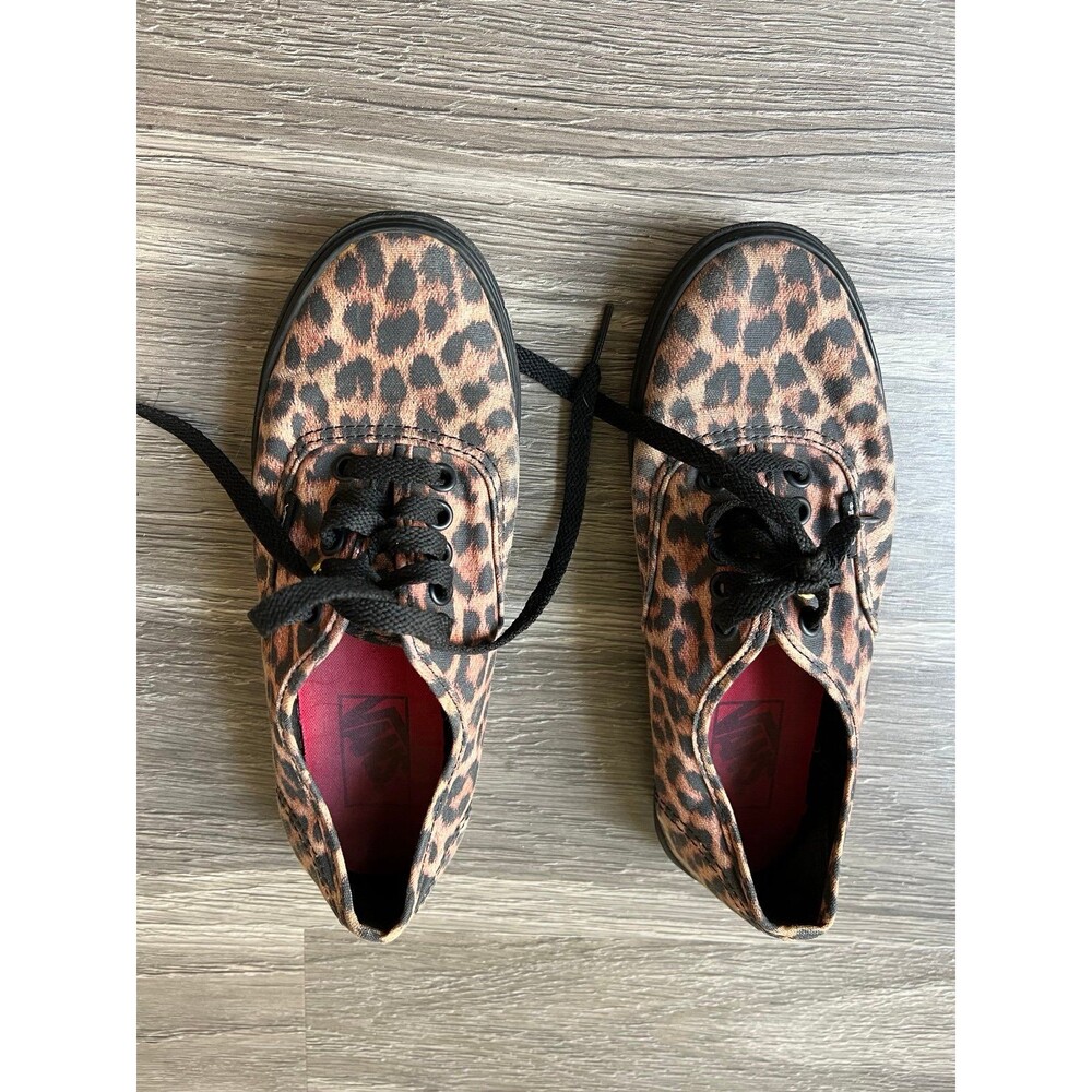 Vans Black Bottom Leopard Print skateboard shoes womens size 6 men’s size 4.5
